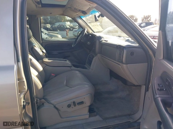 2003 Chevrolet Suburban LT with VIN 3GNFK16T63G210766, listed as a IAAI auction lot 41707032 with NaN miles. Bid and sale history available at carsss.com. Image 5.