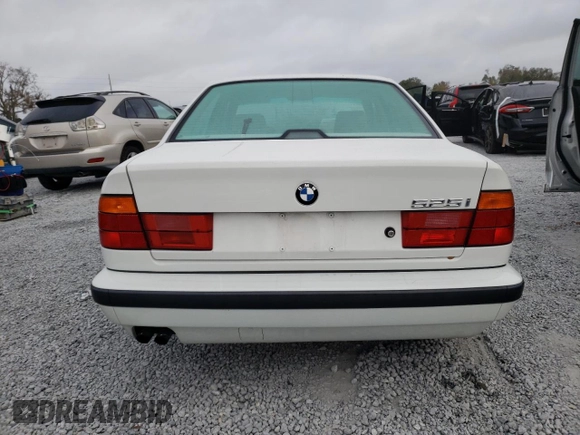 1995 BMW 5 Series 525i z VIN WBAHD6326SGK83552, wystawiony jako Copart lot #45245825 z przebiegiem 181 607 mil mil oraz Szkoda całkowita • Salvage title. Historia ofert i sprzedaży dostępna na DreamBid. Obrazek 6.