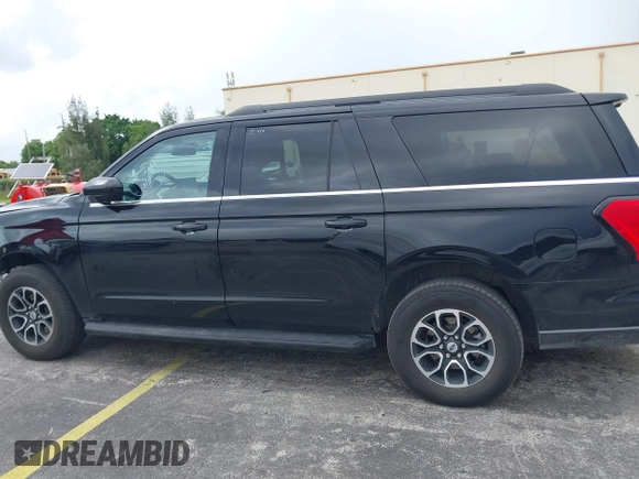 2024 Ford Expedition Max XLT z VIN 1FMJK1J86REA39261, wystawiony jako IAAI lot #42493651 z przebiegiem 47 100 mil mil oraz . Historia ofert i sprzedaży dostępna na DreamBid. Obrazek 15.