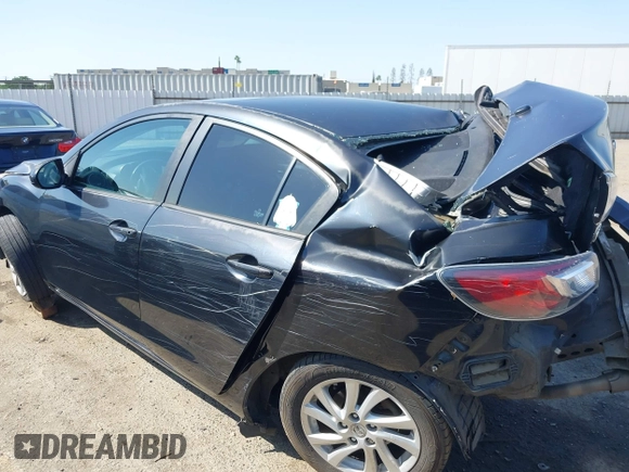2012 Mazda 3 i Touring z VIN JM1BL1V84C1608512, wystawiony jako IAAI lot #42441391 z przebiegiem 167 292 mil mil oraz . Historia ofert i sprzedaży dostępna na DreamBid. Obrazek 15.