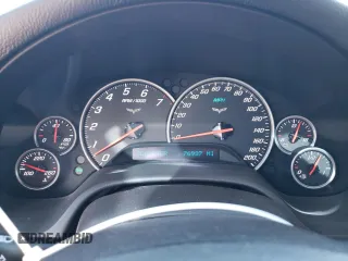 2009 Chevrolet Corvette 3LT z VIN 1G1YY26W795114864, wystawiony jako Copart lot #46570525 z przebiegiem 76 937 mil mil oraz Szkoda całkowita • Salvage title. Historia ofert i sprzedaży dostępna na DreamBid. Obrazek 9.