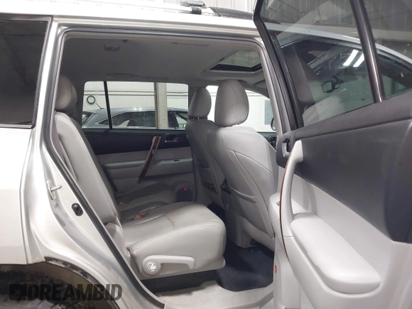 2013 Toyota Highlander Limited with VIN 5TDDK3EHXDS175547, listed as a IAAI auction lot 41334864 with 135,049 mi miles and . Bid and sale history available at DreamBid. Image 8.