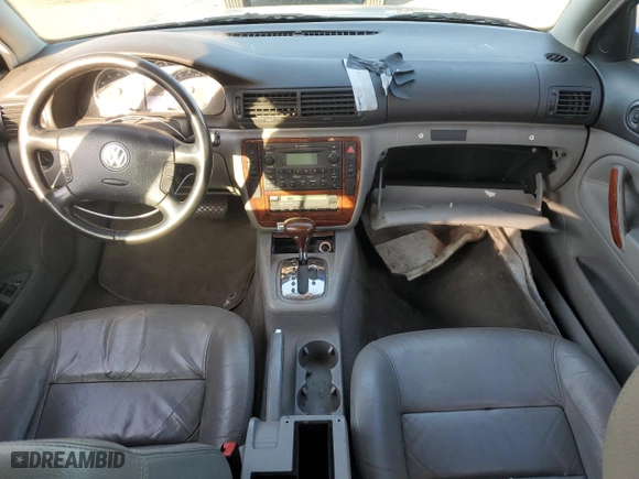 2004 Volkswagen Passat Sedan GLX with VIN WVWRH63B44P053071, listed as a Copart auction lot 49909905 with 211,273 mi miles and Salvage Title. Bid and sale history available at carsss.com. Image 8.