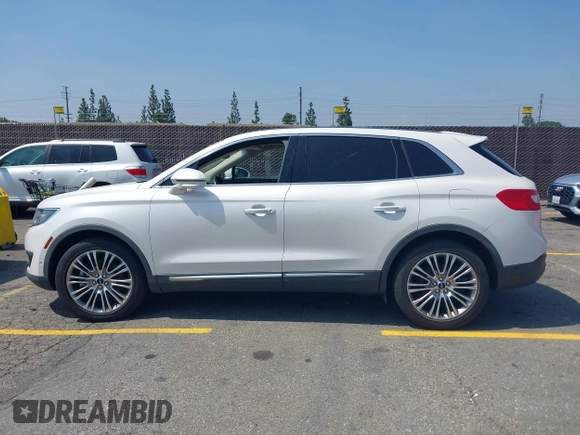 2017 Lincoln MKX Reserve z VIN 2LMPJ6LP2HBL49047, wystawiony jako IAAI lot #42151969 z przebiegiem 65 719 mil mil oraz . Historia ofert i sprzedaży dostępna na DreamBid. Obrazek 14.
