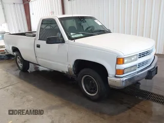1997 Chevrolet Silverado 2500 z VIN 1GCGC24R7VZ191977, wystawiony jako IAAI lot #42385570 z przebiegiem 432 078 mil mil oraz . Historia ofert i sprzedaży dostępna na DreamBid. Obrazek 1.