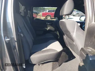 2021 Toyota Tacoma SR z VIN 3TYCZ5AN7MT017377, wystawiony jako IAAI lot #42285326 z przebiegiem 91 657 mil mil oraz . Historia ofert i sprzedaży dostępna na DreamBid. Obrazek 8.