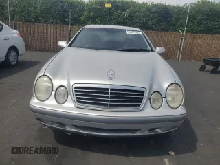 1999 Mercedes-Benz CLK 320/430 z VIN WDBLJ65G5XF100670, wystawiony jako Copart lot #55385595 z przebiegiem 126 985 mil mil oraz Czysty tytuł • Clean title. Historia ofert i sprzedaży dostępna na DreamBid. Obrazek 5.