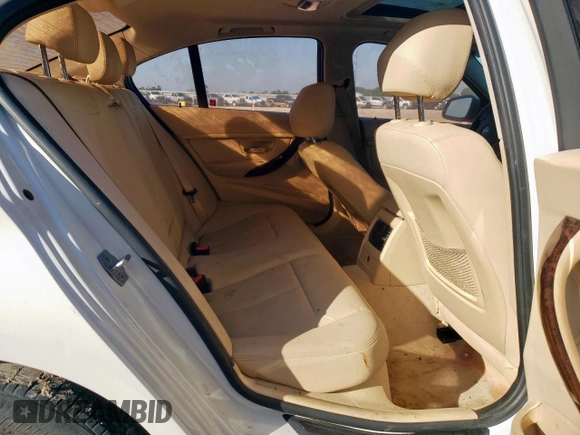 2014 BMW 3 Series 328i xDrive z VIN WBA3B5G55ENS07965, wystawiony jako Copart lot #61163635 z przebiegiem 119 036 mil mil oraz Czysty tytuł • Clean title. Historia ofert i sprzedaży dostępna na DreamBid. Obrazek 10.