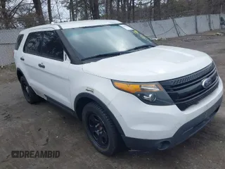 2014 Ford Utility Police Interceptor with VIN 1FM5K8AR4EGC60620, listed as a IAAI auction lot 42081641 with 135,328 mi miles. Bid and sale history available at carsss.com. Image 1.