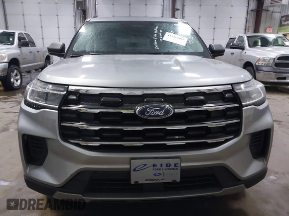 2025 Ford Explorer Active with VIN 1FMUK8DH0SGA35718, listed as a IAAI auction lot 41283665 with 391 mi miles. Bid and sale history available at carsss.com. Image 12.