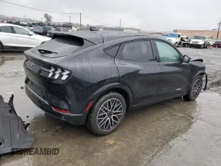 2024 Ford Mustang Mach-E Premium z VIN 3FMTK3R70RMA15127, wystawiony jako Copart lot #83343264 z przebiegiem 66 mil mil oraz Szkoda całkowita • Salvage title. Historia ofert i sprzedaży dostępna na DreamBid. Obrazek 3.