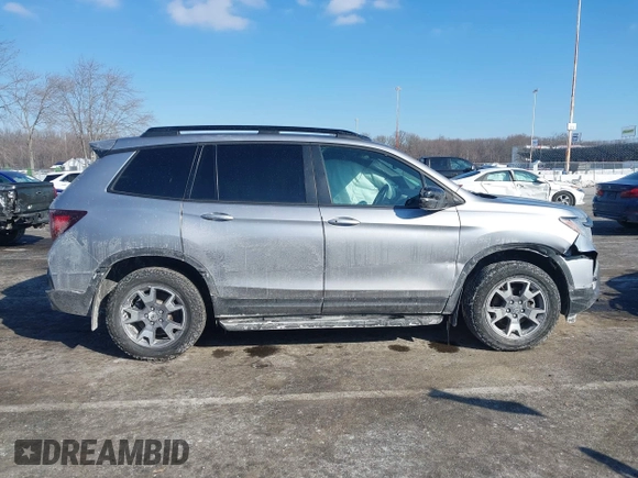 2022 Honda Passport TrailSport with VIN 5FNYF8H61NB000381, listed as a IAAI auction lot 41417954 with 32,753 mi miles and . Bid and sale history available at DreamBid. Image 13.