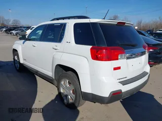2014 GMC Terrain SLE z VIN 2GKALREK4E6202482, wystawiony jako IAAI lot #41882136 z przebiegiem 122 236 mil mil oraz . Historia ofert i sprzedaży dostępna na DreamBid. Obrazek 3.