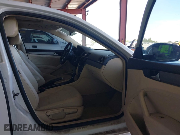 2014 Volkswagen Passat SE с VIN 1VWBN7A3XEC087730, выставлен на аукционе IAAI как лот 42374482 с пробегом 199 449 миль миль и . История ставок и продаж доступна на DreamBid. Изображение 5.
