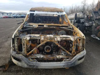 2017 GMC Sierra 1500 Denali with VIN 3GTU2PEC0HG463609, listed as a Copart auction lot 82566284 with 0 mi miles and Non Repairable. Bid and sale history available at carsss.com. Image 5.