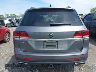 2022 Volkswagen Atlas SE z VIN 1V2JR2CA7NC523045, wystawiony jako IAAI lot #42072173 z przebiegiem 49 943 mil mil oraz . Historia ofert i sprzedaży dostępna na DreamBid. Obrazek 16.