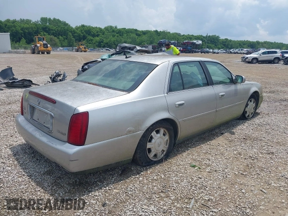 2005 Cadillac DeVille z VIN 1G6KD54Y25U147188, wystawiony jako IAAI lot #42421182 z przebiegiem Nie podano mil oraz . Historia ofert i sprzedaży dostępna na DreamBid. Obrazek 4.