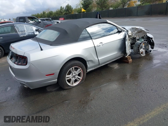 2014 Ford Mustang V6 с VIN 1ZVBP8EM9E5316695, выставлен на аукционе IAAI как лот 41778042 с пробегом 75 439 миль миль и . История ставок и продаж доступна на DreamBid. Изображение 4.