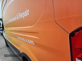 2023 Ford Transit Cargo с VIN 1FTBR1X81PKB13549, выставлен на аукционе IAAI как лот 42556081 с пробегом 68 225 миль миль и . История ставок и продаж доступна на DreamBid. Изображение 19.