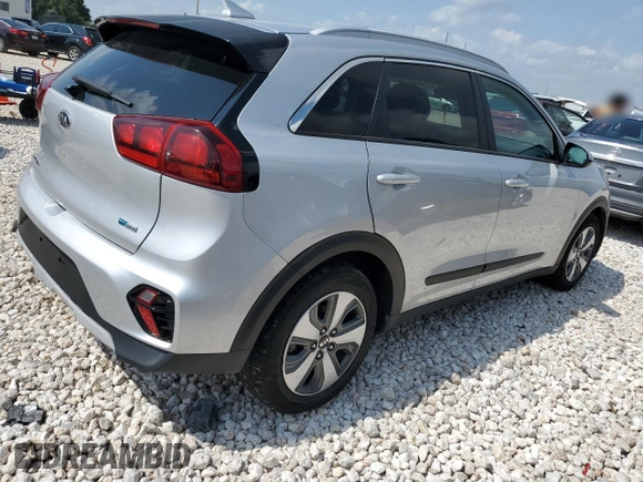 2020 Kia Niro LX with VIN KNDCB3LC5L5398022, listed as a Copart auction lot 57132154 with 198,581 mi miles and Clean Title. Bid and sale history available at carsss.com. Image 3.