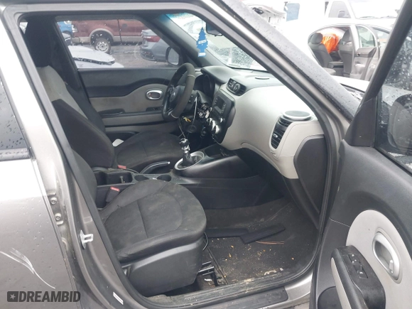 2014 Kia Soul with VIN KNDJN2A20E7003030, listed as a IAAI auction lot 41933896 with 146,537 mi miles. Bid and sale history available at carsss.com. Image 5.