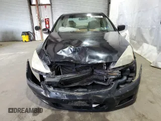 2006 Honda Accord LX SE z VIN 1HGCM56366A180489, wystawiony jako Copart lot #59223515 z przebiegiem 215 708 mil mil oraz Szkoda całkowita • Salvage title. Historia ofert i sprzedaży dostępna na DreamBid. Obrazek 5.
