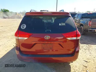2011 Toyota Sienna LE AAS with VIN 5TDKK3DC5BS002349, listed as a IAAI auction lot 42058258 with 284,140 mi miles. Bid and sale history available at carsss.com. Image 16.