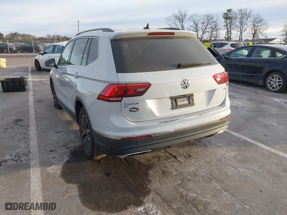 2018 Volkswagen Tiguan SEL with VIN 3VV3B7AX7JM195624, listed as a IAAI auction lot 41308188 with 96,698 mi miles. Bid and sale history available at carsss.com. Image 6.