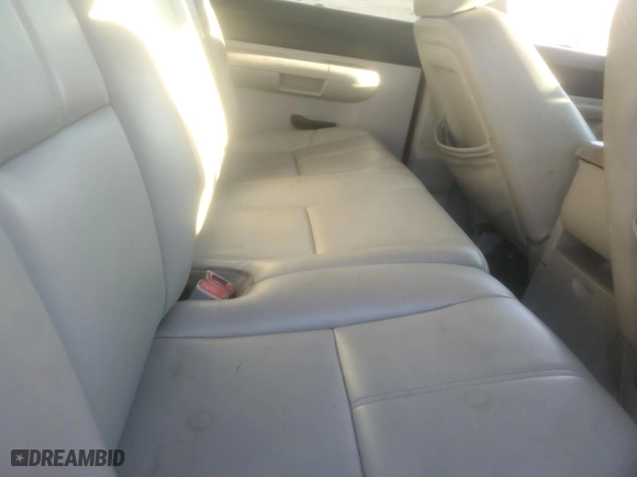 2010 Chevrolet Silverado 1500 LT with VIN 3GCRKSE38AG273099, listed as a Copart auction lot 82939803 with 220,293 mi miles and Salvage Title. Bid and sale history available at carsss.com. Image 10.