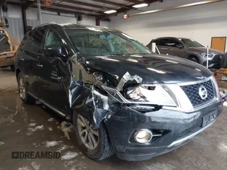 2016 Nissan Pathfinder Platinum with VIN 5N1AR2MM2GC641299, listed as a IAAI auction lot 41613922 with 116,948 mi miles. Bid and sale history available at carsss.com. Image 1.