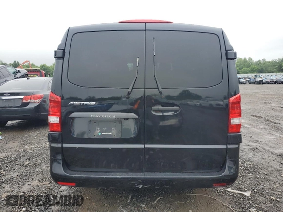 2018 Mercedes-Benz Metris Passenger z VIN WD4PG2EEXJ3413754, wystawiony jako Copart lot #61470415 z przebiegiem 201 761 mil mil oraz Czysty tytuł • Clean title. Historia ofert i sprzedaży dostępna na DreamBid. Obrazek 6.