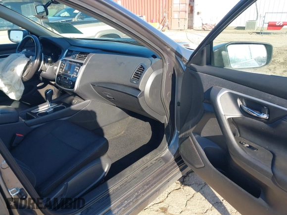2018 Nissan Altima 2.5 SR with VIN 1N4AL3AP9JC109524, listed as a IAAI auction lot 41177265 with 253,800 mi miles. Bid and sale history available at carsss.com. Image 5.