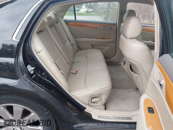 2005 Toyota Avalon XL with VIN 4T1BK36B15U048289, listed as a IAAI auction lot 42094366 with 160,991 mi miles. Bid and sale history available at carsss.com. Image 8.