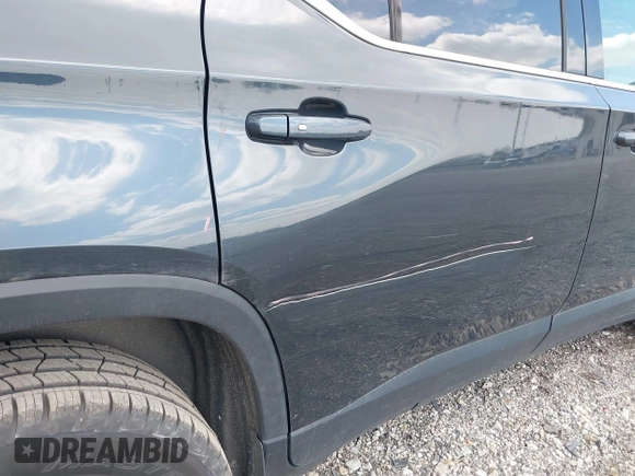 2018 Chevrolet Traverse LT Cloth with VIN 1GNERGKW5JJ204737, listed as a IAAI auction lot 42019256 with 172,064 mi miles. Bid and sale history available at carsss.com. Image 18.