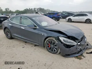 2019 Tesla Model S 100D z VIN 5YJSA1E44KF349058, wystawiony jako Copart lot #57670865 z przebiegiem 39 613 mil mil oraz Szkoda całkowita • Salvage title. Historia ofert i sprzedaży dostępna na DreamBid. Obrazek 4.
