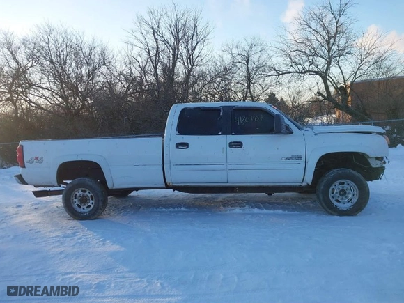 2006 Chevrolet Silverado 2500HD LT3 with VIN 1GCHK23D66F229988, listed as a IAAI auction lot 41307107 with NaN miles. Bid and sale history available at carsss.com. Image 14.
