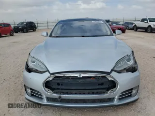 2014 Tesla Model S 60 with VIN 5YJSA1H10EFP38270, listed as a Copart auction lot 53893605 with 170,814 mi miles and Clean Title. Bid and sale history available at DreamBid. Image 5.
