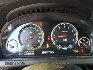 2013 BMW M6 z VIN WBSLX9C58DD159800, wystawiony jako Copart lot #68904984 z przebiegiem 107 426 mil mil oraz Szkoda całkowita • Salvage title. Historia ofert i sprzedaży dostępna na DreamBid. Obrazek 9.