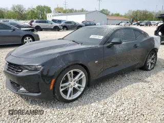 2020 Chevrolet Camaro 1LT z VIN 1G1FB1RS8L0108605, wystawiony jako Copart lot #55069765 z przebiegiem Nie podano mil oraz Szkoda całkowita • Salvage title. Historia ofert i sprzedaży dostępna na DreamBid. Obrazek 1.