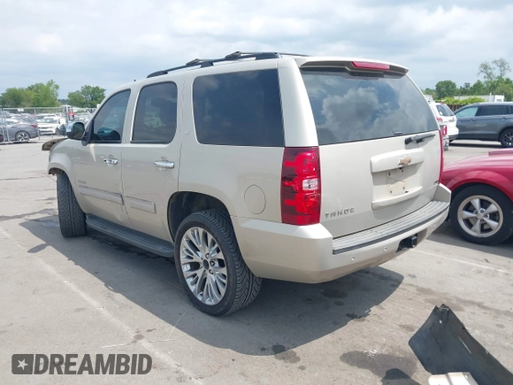 2010 Chevrolet Tahoe LT с VIN 1GNUCBE09AR216446, выставлен на аукционе IAAI как лот 42002298 с пробегом 278 738 миль миль и . История ставок и продаж доступна на DreamBid. Изображение 3.