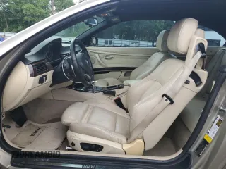 2011 BMW 3 Series 328i z VIN WBADW3C56BE537547, wystawiony jako Copart lot #55731295 z przebiegiem 117 059 mil mil oraz Szkoda całkowita • Salvage title. Historia ofert i sprzedaży dostępna na DreamBid. Obrazek 7.