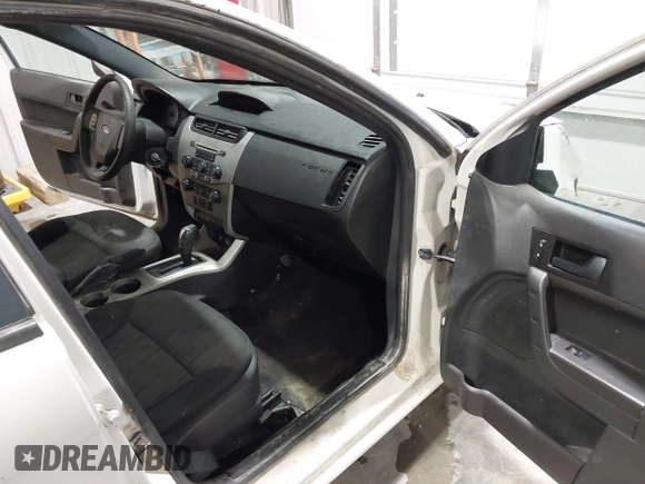 2010 Ford Focus SE with VIN 1FAHP3FN3AW190237, listed as a IAAI auction lot 41275571 with 338,458 mi miles. Bid and sale history available at carsss.com. Image 5.