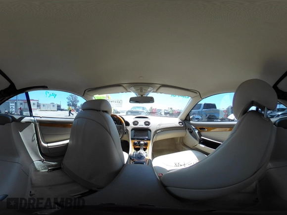 2005 Mercedes-Benz SL 500 z VIN WDBSK75F75F090730, wystawiony jako IAAI lot #42278730 z przebiegiem 83 765 mil mil oraz . Historia ofert i sprzedaży dostępna na DreamBid. Obrazek 19.