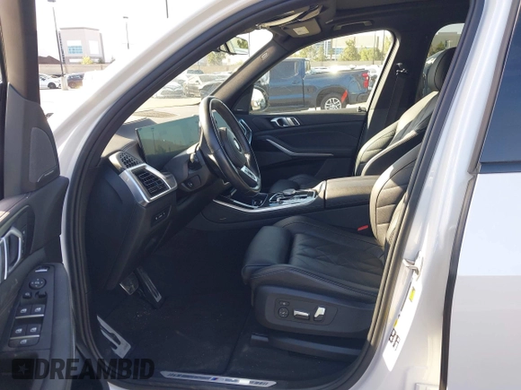 2024 BMW X5 xDrive40i z VIN 5UX23EU02R9T61437, wystawiony jako IAAI lot #41921905 z przebiegiem 19 178 mil mil oraz . Historia ofert i sprzedaży dostępna na DreamBid. Obrazek 5.