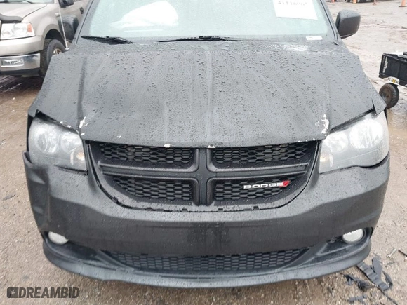 2018 Dodge Grand Caravan GT with VIN 2C4RDGEG9JR221517, listed as a IAAI auction lot 41116067 with 144,402 mi miles. Bid and sale history available at carsss.com. Image 6.