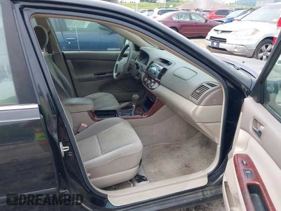 2005 Toyota Camry STD z VIN 4T1BE32K55U005622, wystawiony jako IAAI lot #42418784 z przebiegiem 196 077 mil mil oraz . Historia ofert i sprzedaży dostępna na DreamBid. Obrazek 5.