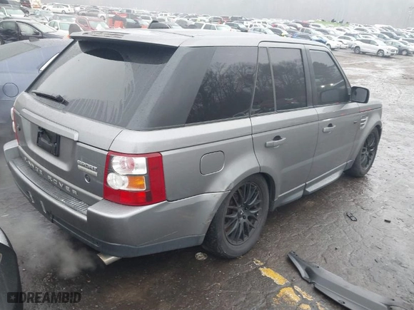 2007 Land Rover Range Rover Sport SC with VIN SALSH23457A118876, listed as a IAAI auction lot 41538524 with 262,495 mi miles. Bid and sale history available at carsss.com. Image 4.