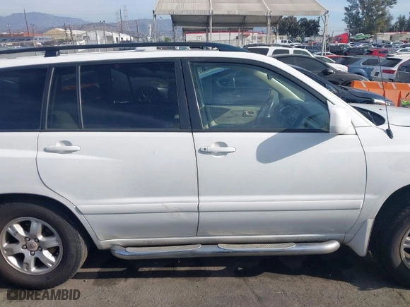 2001 Toyota Highlander with VIN JTEGF21A410020197, listed as a IAAI auction lot 41174592 with 178,271 mi miles. Bid and sale history available at carsss.com. Image 14.