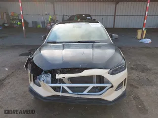 2019 Hyundai Veloster Turbo R-Spec with VIN KMHTH6ABXKU015198, listed as a IAAI auction lot 41013929 with 79,724 mi miles. Bid and sale history available at carsss.com. Image 13.