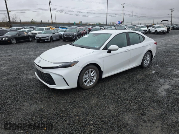 2025 Toyota Camry LE with VIN 4T1DAACK5SU004876, listed as a Copart auction lot 52281625 with 2,903 mi miles and Salvage Title. Bid and sale history available at carsss.com. Image 1.
